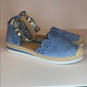 Crown + Vintage Brixie Wedge Sandals Size 10